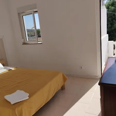 Lagoa Five Bed House By Red Ba Serviced Accommodation Uk * Lagoa (Algarve)